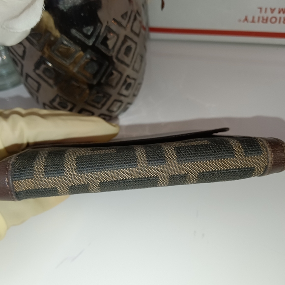 Authentic Fendi Wallet and keycase - Picture 11 of 17